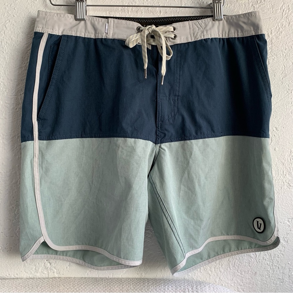 Vuori Shorts